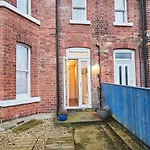 Host & Stay - South Bay Garden Apartment