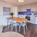 Host & Stay - South Bay Garden Apartment